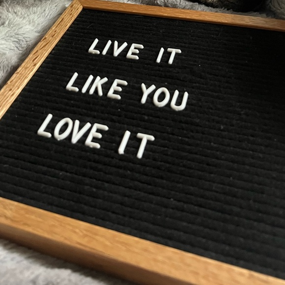 Meet your Posher, Laura - Picture 1 of 1